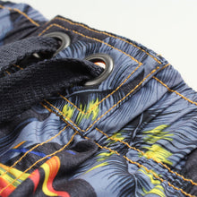 Load image into Gallery viewer, N90-T5024 (Paradise bird - black, cargo pockets), Men Microfiber Swimtrunk