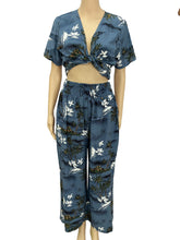 Load image into Gallery viewer, R91-TVNT460 (Blue surf), Ladies Rayon Twist-V-Neck matching Top
